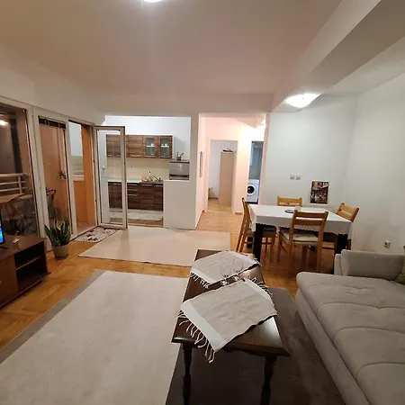Apartment Daniels *